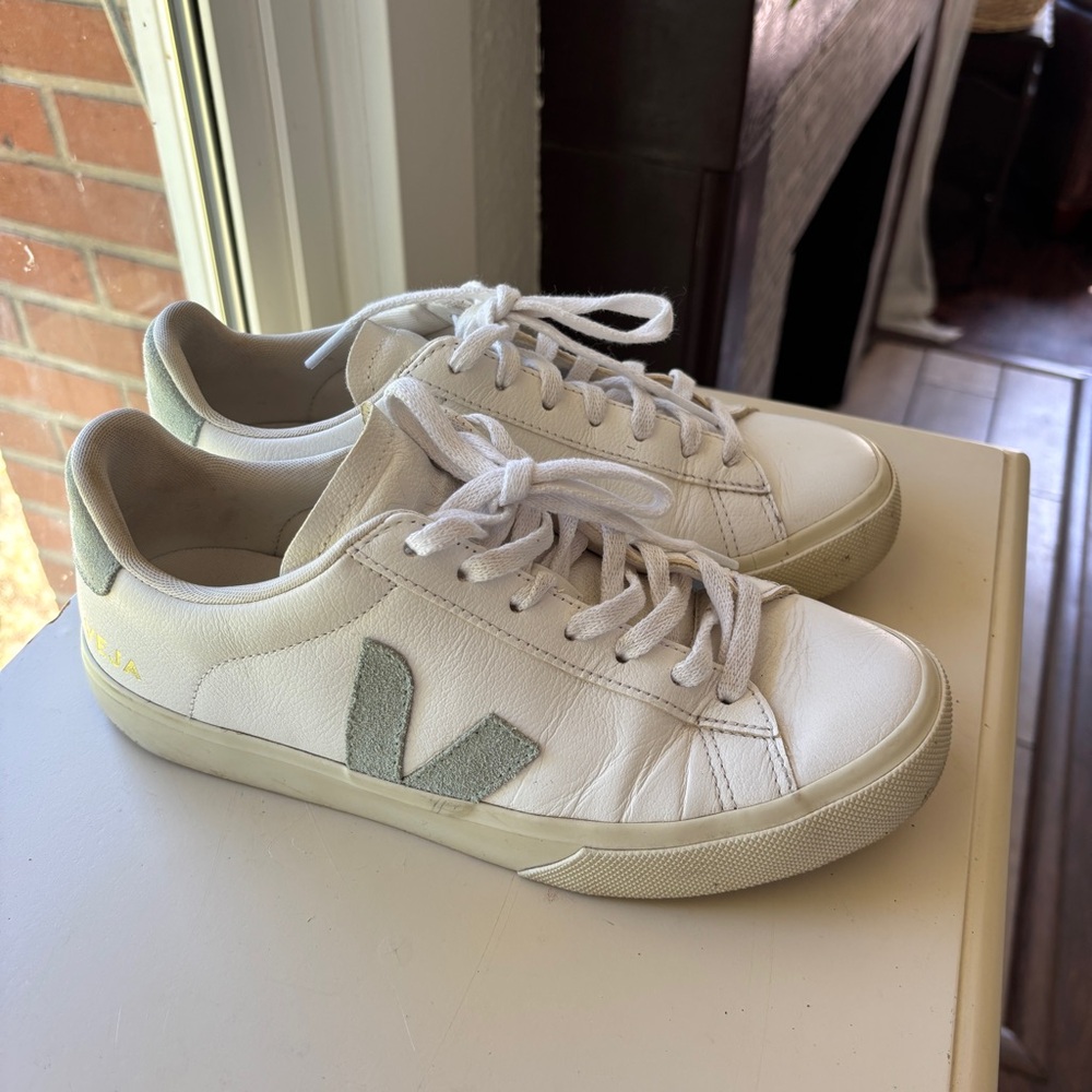 CAMPO LEATHER WHITE MATCHA Veja size 8.5